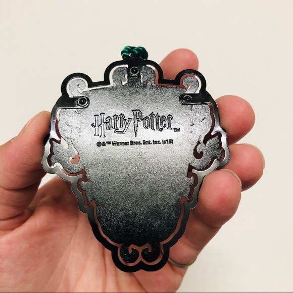 Slytherin Crest Book Mark - Picture 4 of 5